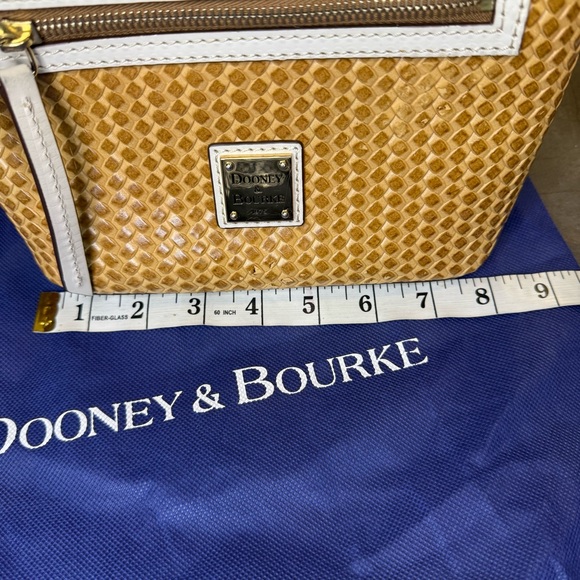 Dooney & Bourke Italian Leather Beacon Woven Domed White & Tan Crossbody Purse - Picture 4 of 9